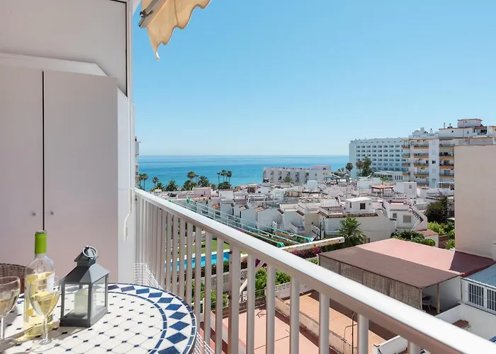 Cozy Apartment Next To The Beach And Nerja Center
